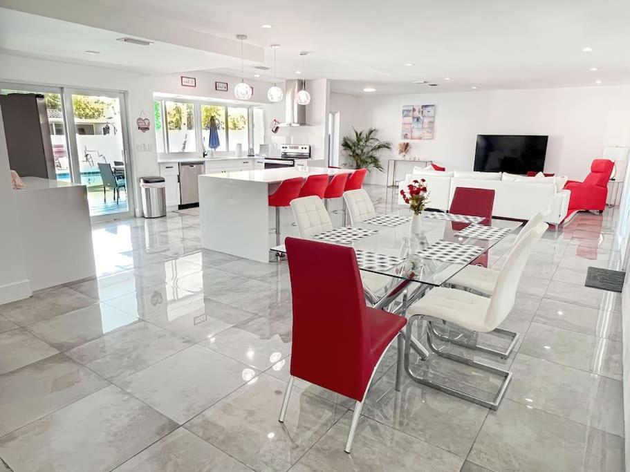 Luxurious & Modern Open Floor Plan Heated Pool Villa Hollywood Exterior foto