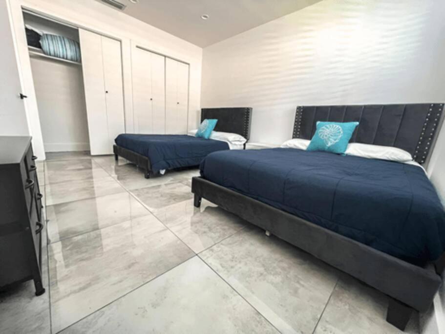 Luxurious & Modern Open Floor Plan Heated Pool Villa Hollywood Exterior foto